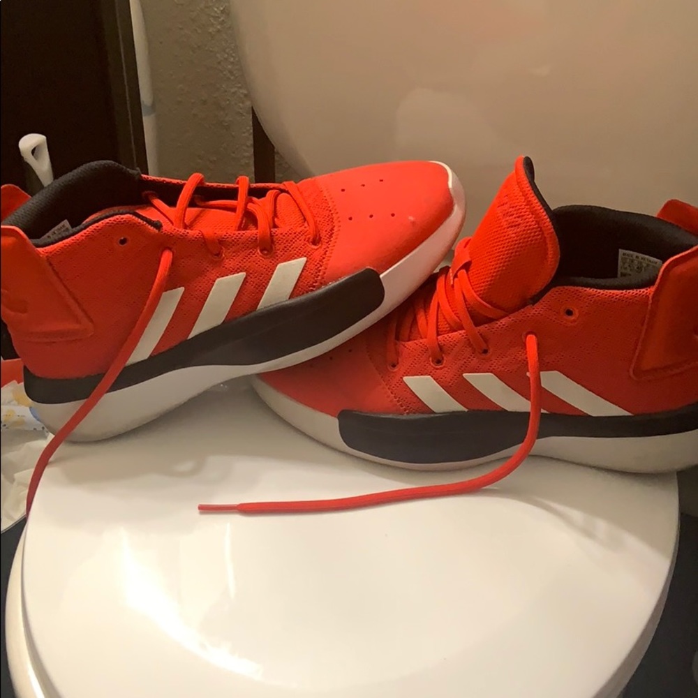 Adidas Cloudfoam Ladies Sneakers SZ: 7